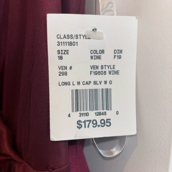 David’s Bridal Long Mesh Dress with Lace Cap Sleeves *New-Never Worn* - Picture 3 of 4